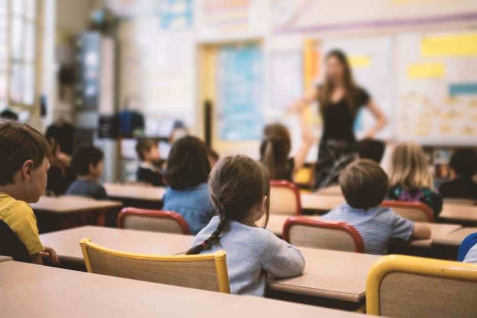Study: 71% of Moroccan Teachers Favor Hybrid Teaching Approach