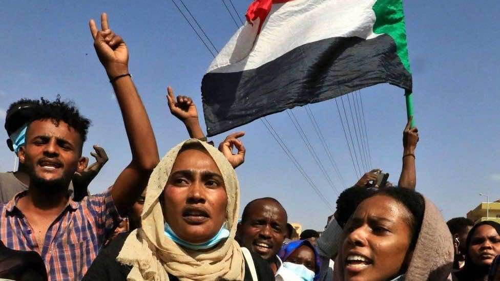 Sudan: Civilians Protest Arrest of Prime Minister in Coup Attempt
