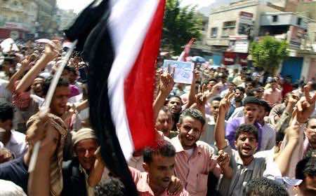 Thousands flee fierce fighting in Yemeni capital