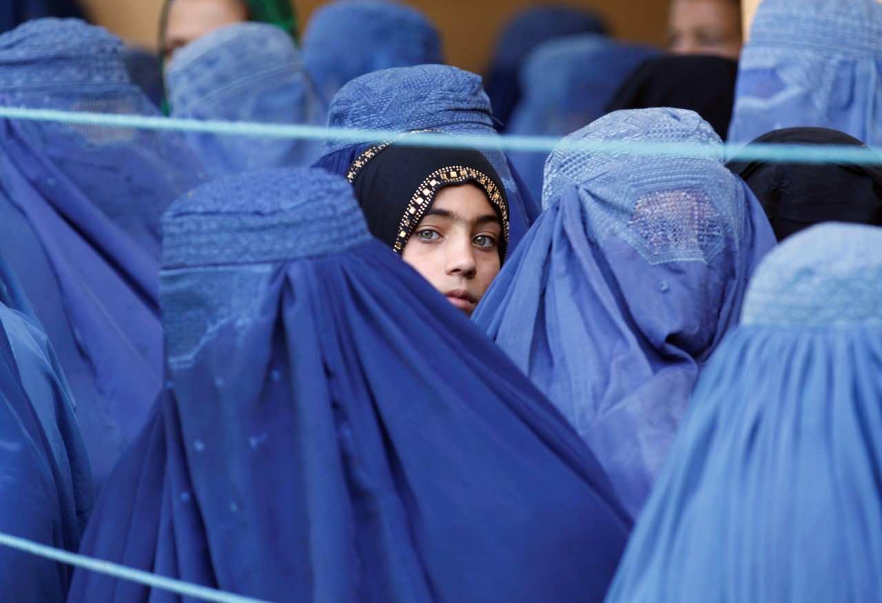 UN Urges Taliban to End Restrictions on Women