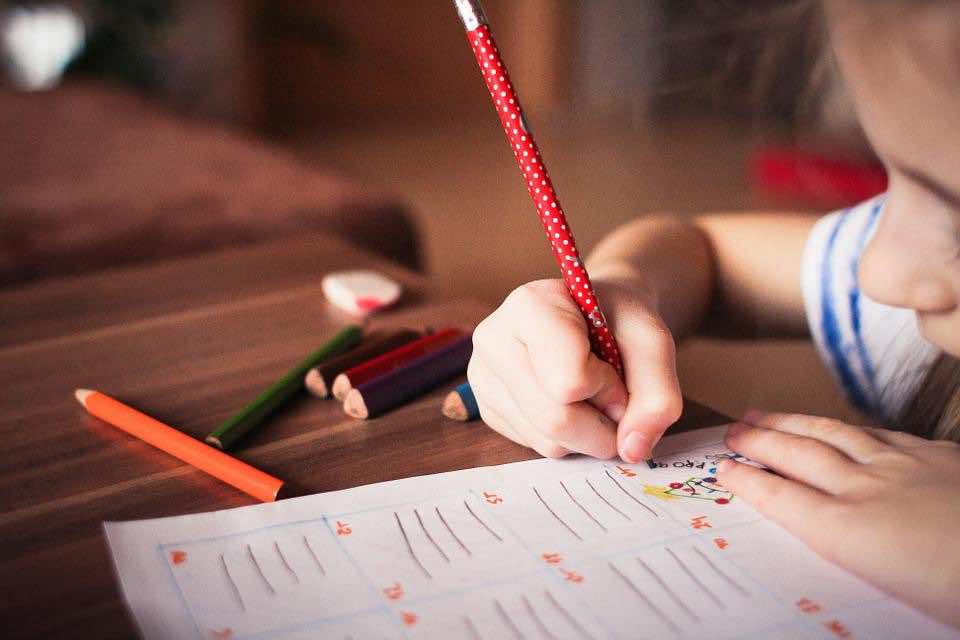UNESCO: Moroccan Girls Outperform Boys in Reading
