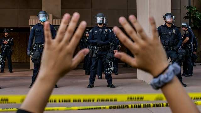 US Study: Black, MENA Muslims Are More Likely To Report Police Harassment