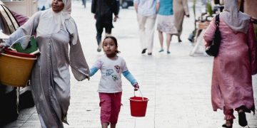 moroccan families save money