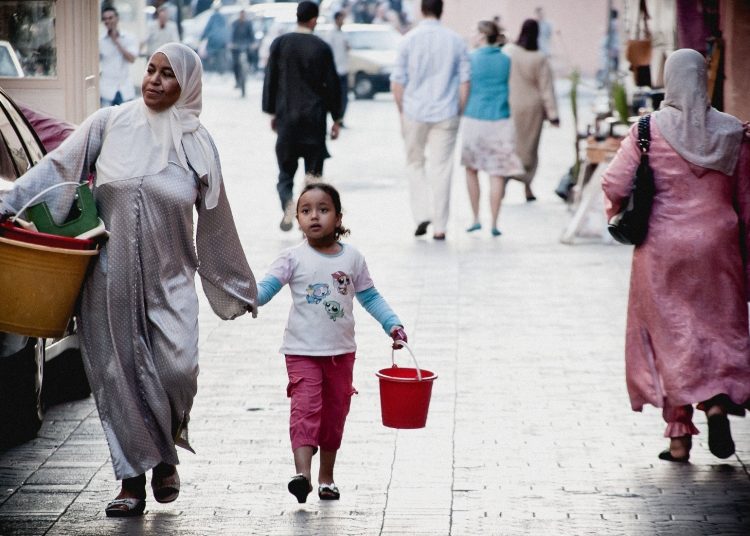 moroccan families save money