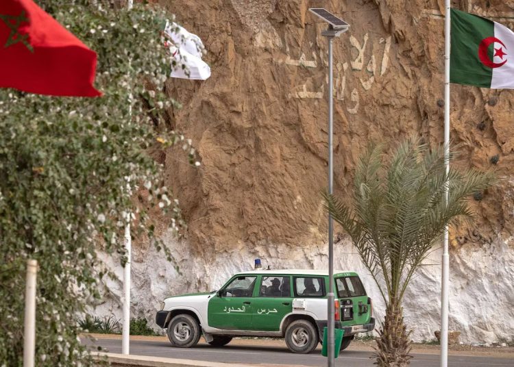 Border crossing at Zouj Beghal reopens briefly for Moroccan detainees’ release.