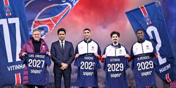 PSG extends contracts of Luis Enrique