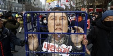 Protestors in South Korea calling for the president's removal. Photo credit: Jeon Heon-Kyun/EPA
