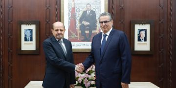 Head of Government Aziz Akhannouch and Yemeni Minister of Foreign Affairs Shayea Mohsen Al-Zindani.