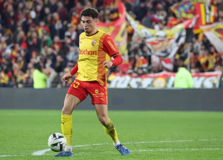 Neil El Aynaoui delivered a moment of brilliance for RC Lens on Saturday night, scoring a dramatic last-minute goal to secure a vital 1-0 win over Olympique de Marseille at the Stade Velodrome. 