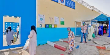 Food basket for prisoners