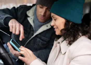 A Fast Way to Find Contacts Online