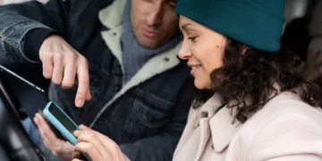 A Fast Way to Find Contacts Online