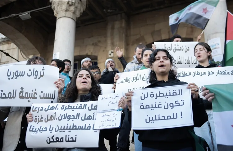 Israel has amped up its attacks on Syria on Wednesday night, launching airstrikes in the Syrian capital Damascus and the province of Hama in Western-Central Syria.