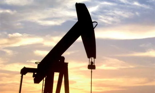 Oil Prices Climb as Fragile Diplomacy Keeps Markets on Edge