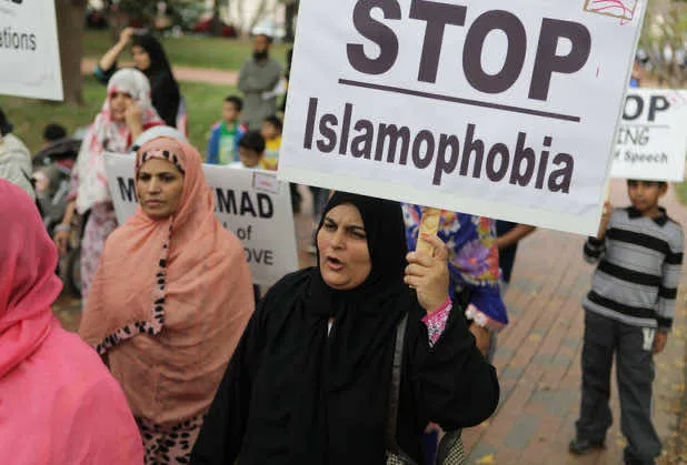 Perpetrator Assaults and Rips Off Woman’s Hijab in New Islamophobic Attack in France