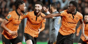 Morocco's RS Berkane left CS Constantine in tatters on tonight, cruising to a brutal 4-0 win in the first leg of the CAF Confederation Cup semi-final.