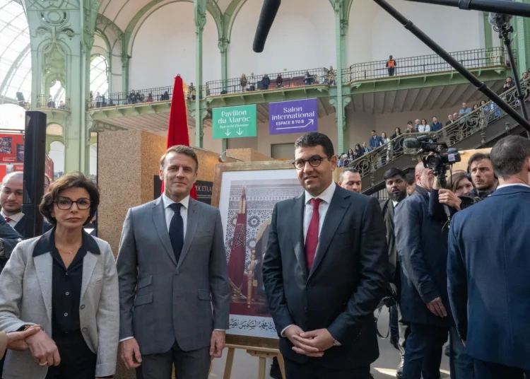 French President Emmanuel Macron visited the Moroccan Pavilion at the Paris Book Festival on Thursday, where Morocco is taking the spotlight this year as the Guest of Honor.