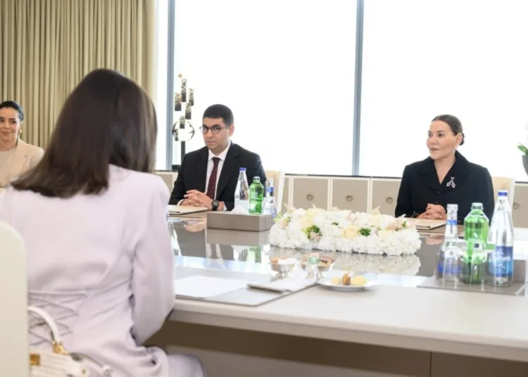 In a gesture that reaffirmed Morocco’s commitment to cultural diplomacy, Princess Lalla Hasnaa met with Azerbaijan’s First Lady Mehriban Aliyeva on Monday at the Heydar Aliyev Foundation headquarters in Baku.
