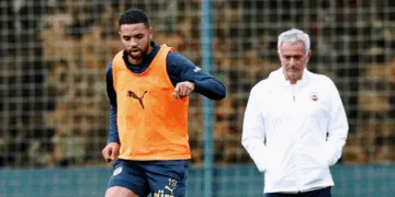 Youssef En-Nesyri might be Fenerbahçe’s top scorer this season, but his future in Istanbul hangs by a thread.