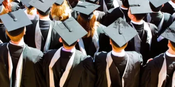 A new study by the French National Institute of Statistics and Economic Studies (INSEE) shows immigrants arriving in France are more educated than ever.