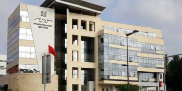 The Center for World University Rankings (CWUR) has placed Mohammed V University in Rabat among the top 5 percent of universities worldwide, securing the top national position for the sixth consecutive year.