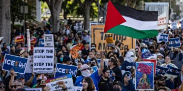 As the protests in Los Angeles stretch into their fifth day, tensions between California’s Governor Gavin Newsom and US President Donald Trump have escalated dramatically. The unrest, initially sparked by federal agents targeting the migrant community, has now become a focal point for a fierce political confrontation.
