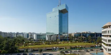 Maroc Telecom has successfully completed its first private bond issuance on the Moroccan market, raising MAD 3 billion ($300 million) from institutional investors.