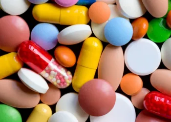 Morocco is facing a severe and ongoing shortage of essential medicines, with over 600 drugs out of stock nationwide – including treatments for diabetes, hypertension, heart disease, neurological disorders, and cancer.