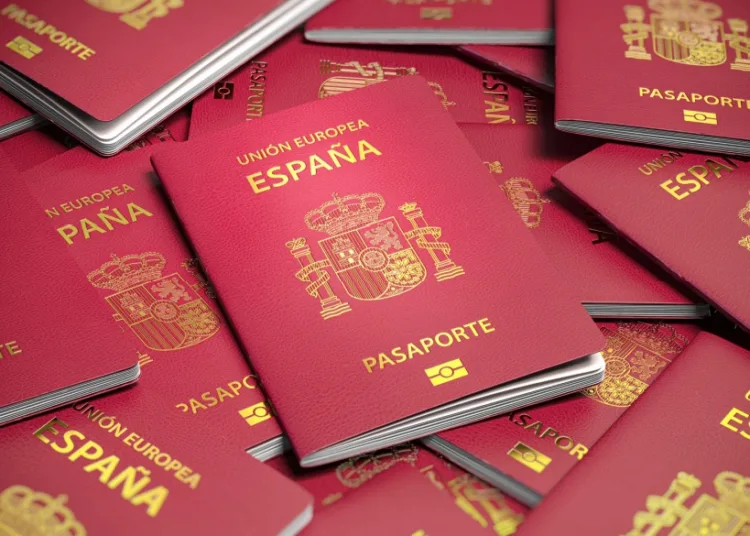 Moroccans led the list of foreigners who acquired Spanish nationality in 2024.