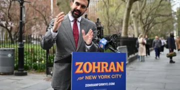 An important decision is underway in New York City as Democratic voters are casting their ballots today to choose between Andrew Cuomo and progressive challenger Zohran Mamdani.