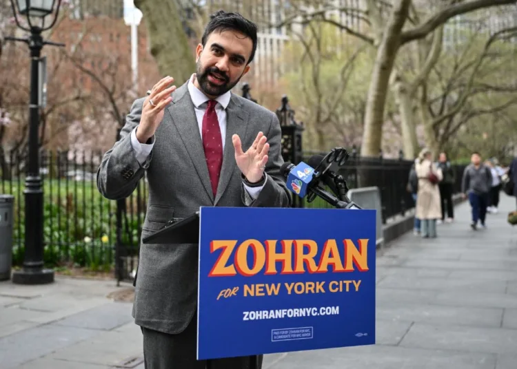 An important decision is underway in New York City as Democratic voters are casting their ballots today to choose between Andrew Cuomo and progressive challenger Zohran Mamdani.