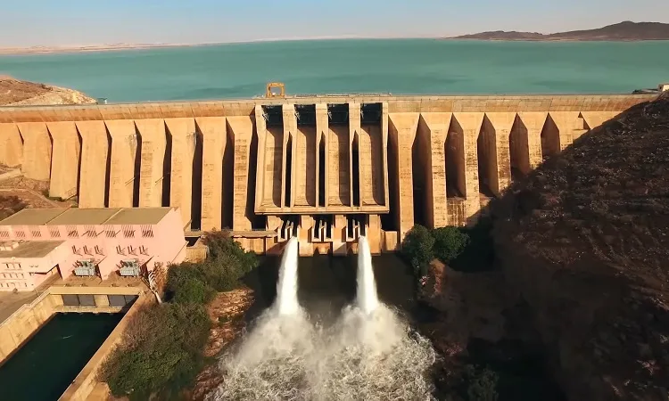 Morocco’s largest hydraulic structure, the Al Wahda Dam stands 88 meters tall and sits atop relatively weak Quaternary deposits.