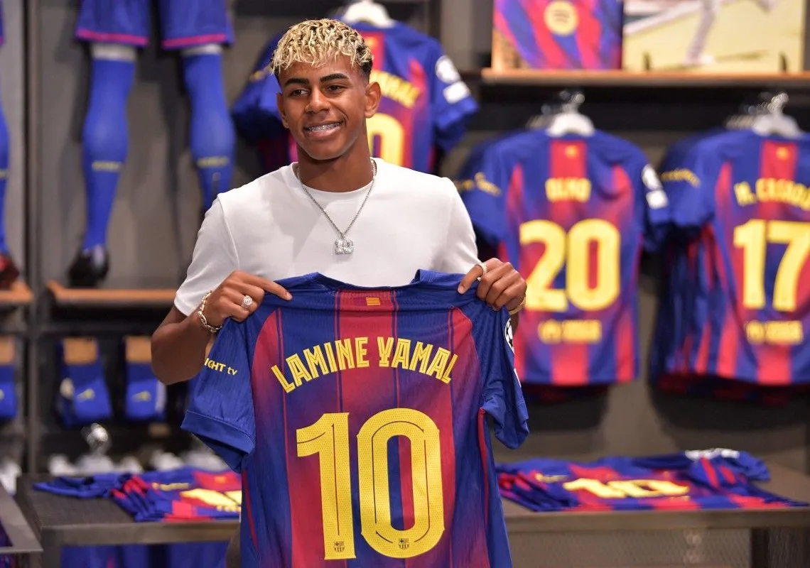 Official: Lamine Yamal Inherits Barcelona's Iconic No. 10 Jersey