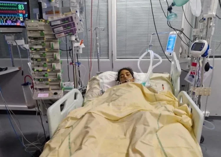 Aya Boumzebra, the 24-year-old Moroccan architecture student who had been in a coma at a hospital in France, has passed away. Her death comes days after a large public campaign called for urgent support to help cover the costs of a second liver transplant.