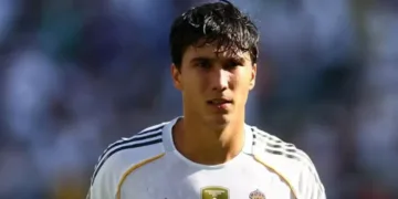Gonzalo García wins top scorer award.