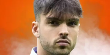 Raúl Asencio is accused of distributing child pornography and unlawfully sharing private content.