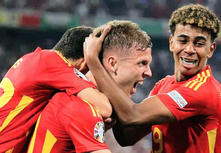 Spain manager calls up Lamine Yamal, Dani Olmo, along with other five Barcelona players for the World Cup qualifiers against Bulgaria and Turkiye.