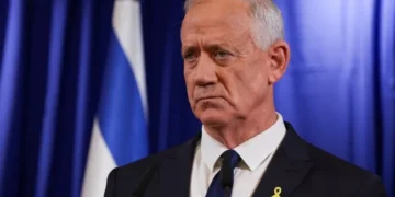 Benny Gantz offered Netanyahu to forge a unity government along with members of the opposition in a bid to strike a hostage release deal.