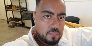 A Moroccan journalist and pro-Israel advocate, Amine Ayoub, claims he was detained for 32 hours in Cuba due to his pro-Israel activism.