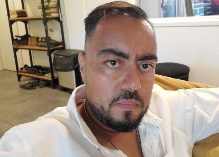 A Moroccan journalist and pro-Israel advocate, Amine Ayoub, claims he was detained for 32 hours in Cuba due to his pro-Israel activism.