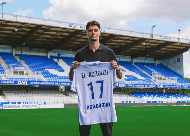 El Azzouzi joins AJ Auxerre on a season-long loan.