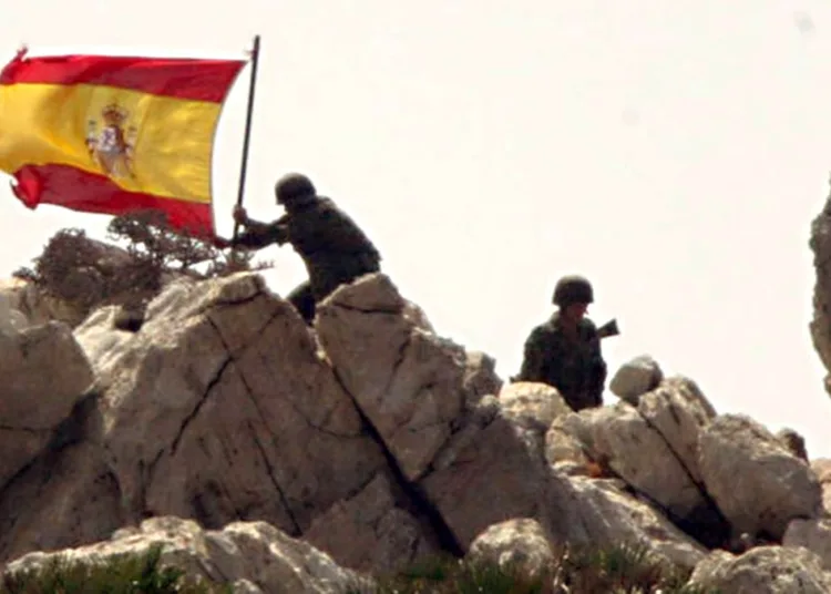 In an unexpected move, Spanish authorities have removed their flag from the uninhabited islands known as “El Bar” and “El Bahar,” located off the Mediterranean coast of Morocco near the city of Al Hoceima.
