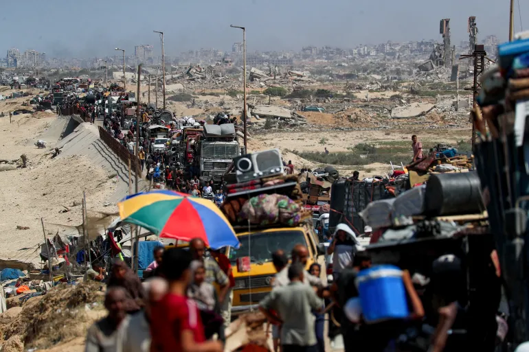 Palestinian Families Flee Gaza City Amid Israeli Ground Invasion