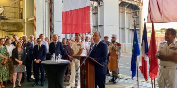 Lecourtier confirmed that “the Tonnerre helicopter carrier’s stop in Casablanca and the scheduled joint exercises with Moroccan units fall within a broad and dynamic framework of French-Moroccan military cooperation.”