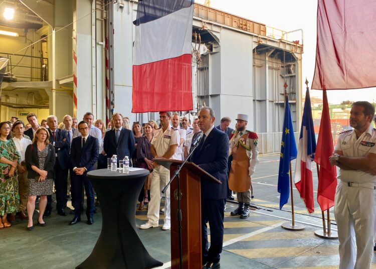 Lecourtier confirmed that “the Tonnerre helicopter carrier’s stop in Casablanca and the scheduled joint exercises with Moroccan units fall within a broad and dynamic framework of French-Moroccan military cooperation.”