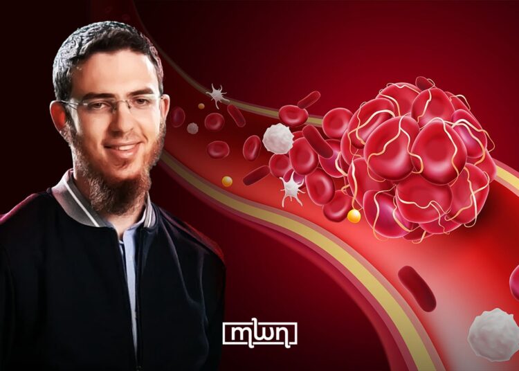 Moroccan physician-inventor Youssef El Azouzi has unveiled a pioneering medical device that filters blood from inside vessels.