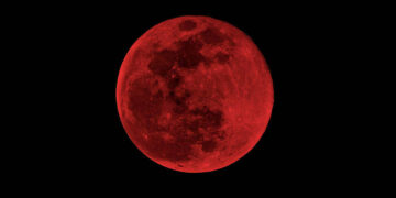 A rare total lunar eclipse, commonly known as a “blood moon,” will be visible across Morocco on the night of September 7-8.