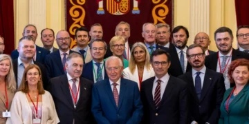 President of Melilla, Juan José Imbroda (center), with the NATO Parliamentary Assembly delegation. (EFE)
