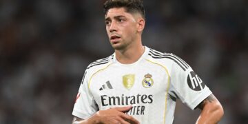 Fede Valverde is suddenly the hot topic at Real Madrid. His attitude during the warm-up against Kairat Almaty upset many club supporters, and some are even calling for whistles at the Bernabéu when Villarreal visit on Saturday.