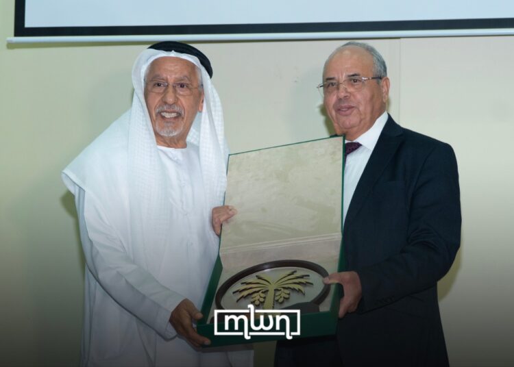 Abdelouahhab Zaid, Secretary General of the Khalifa Award, receiving the award